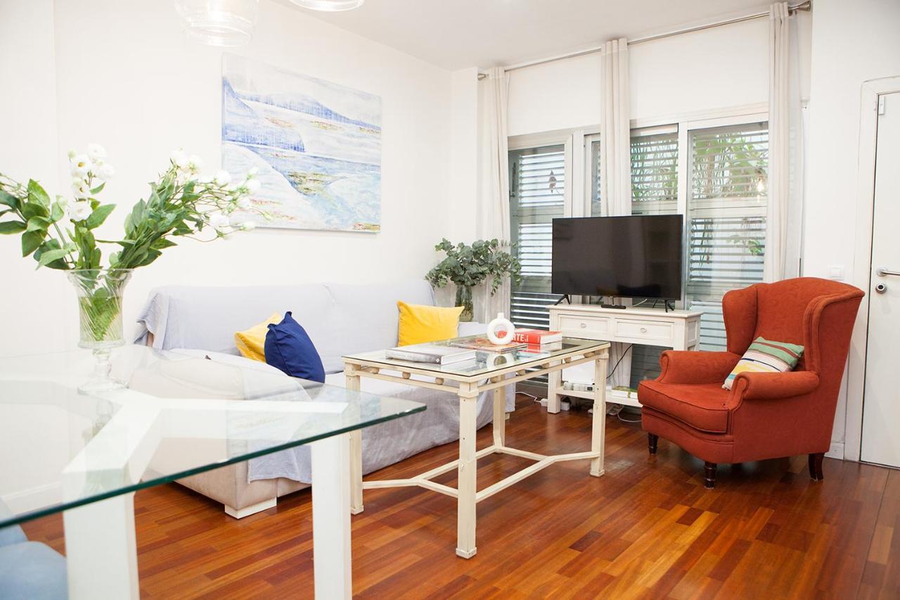 Charming Apartment With Pool And Garage Seville Exterior photo