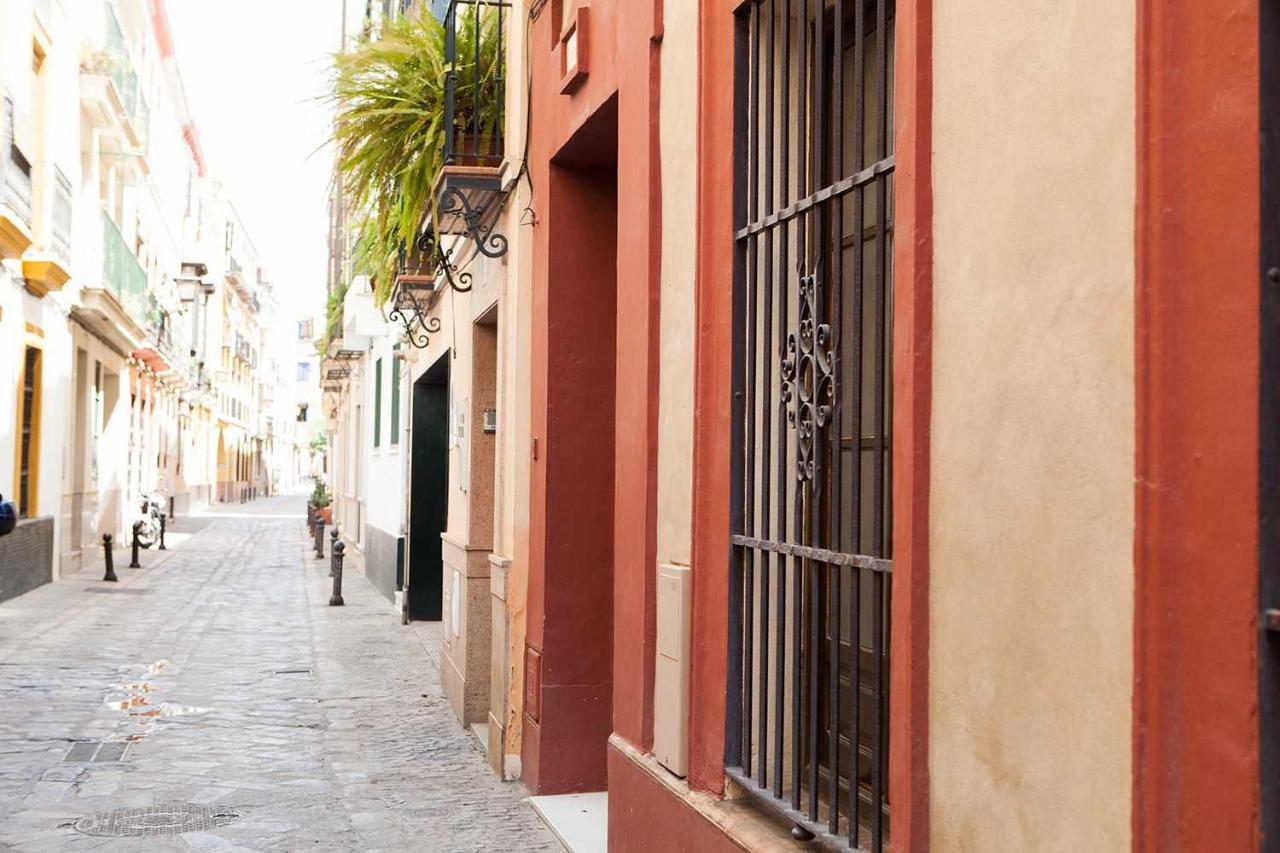 Charming Apartment With Pool And Garage Seville Exterior photo